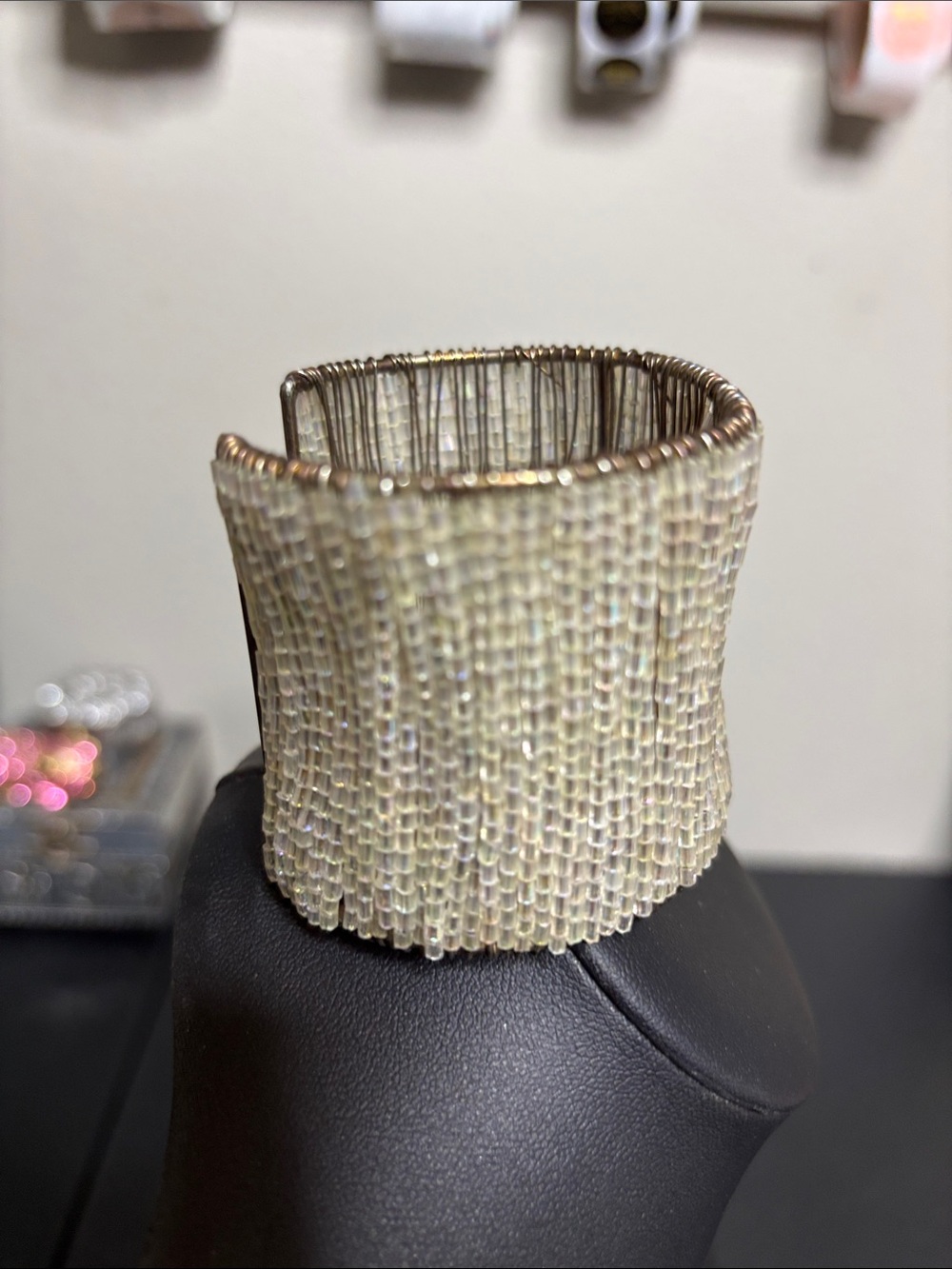 Vintage Iridescent Cream Glass Seed Bead Cuff Bracelet Glamorous - Picture 5 of 7